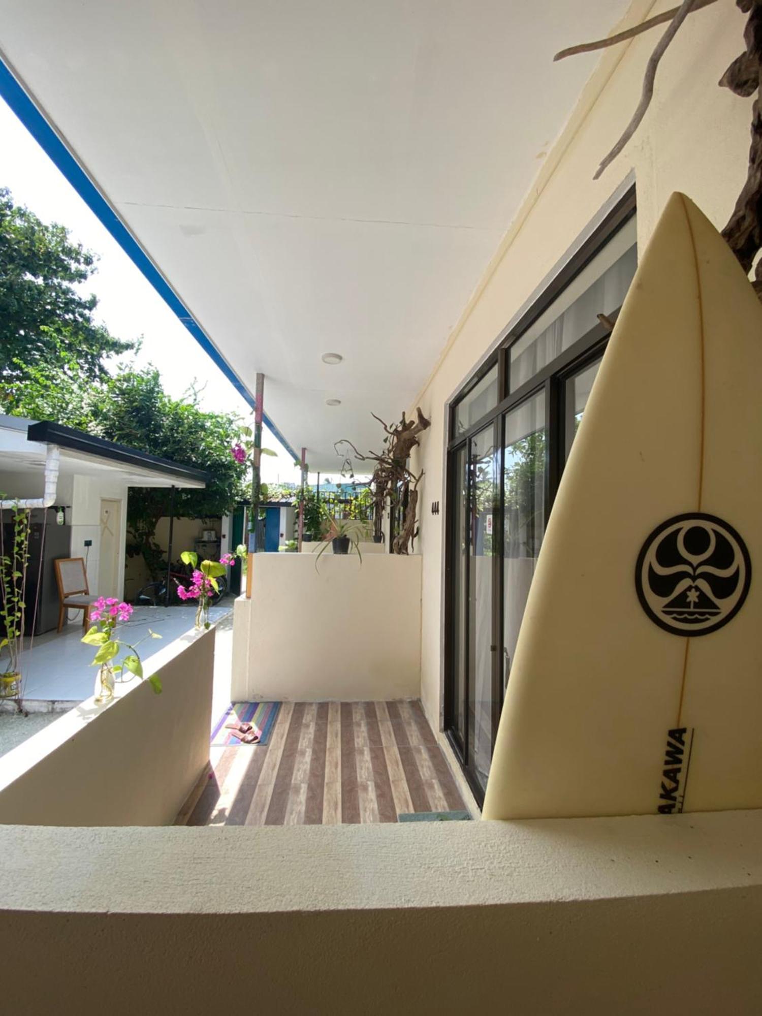 Maavaharu Guest House ヒンマフシ島 エクステリア 写真